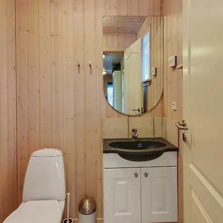 بيت للعطل Three-bedroom Holiday In *